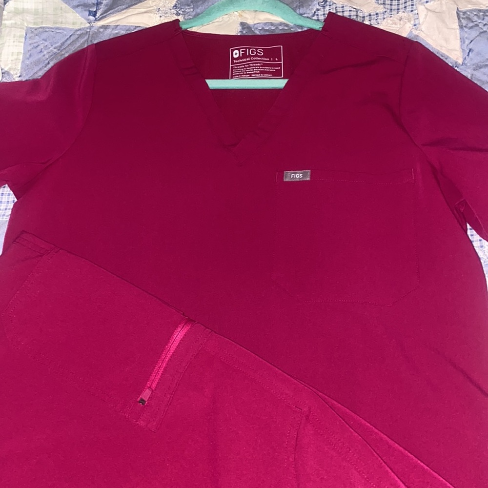 Figs scrubs limited edition: dark magenta